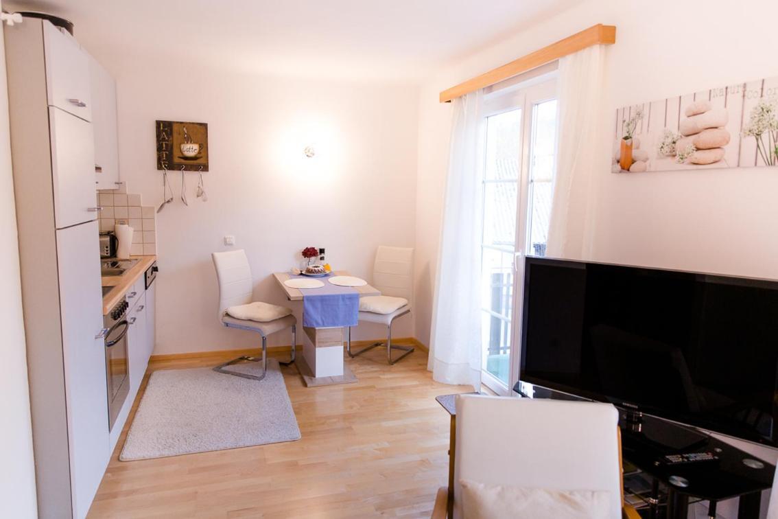 Wohnung Am See Steinbach am Attersee Exterior photo